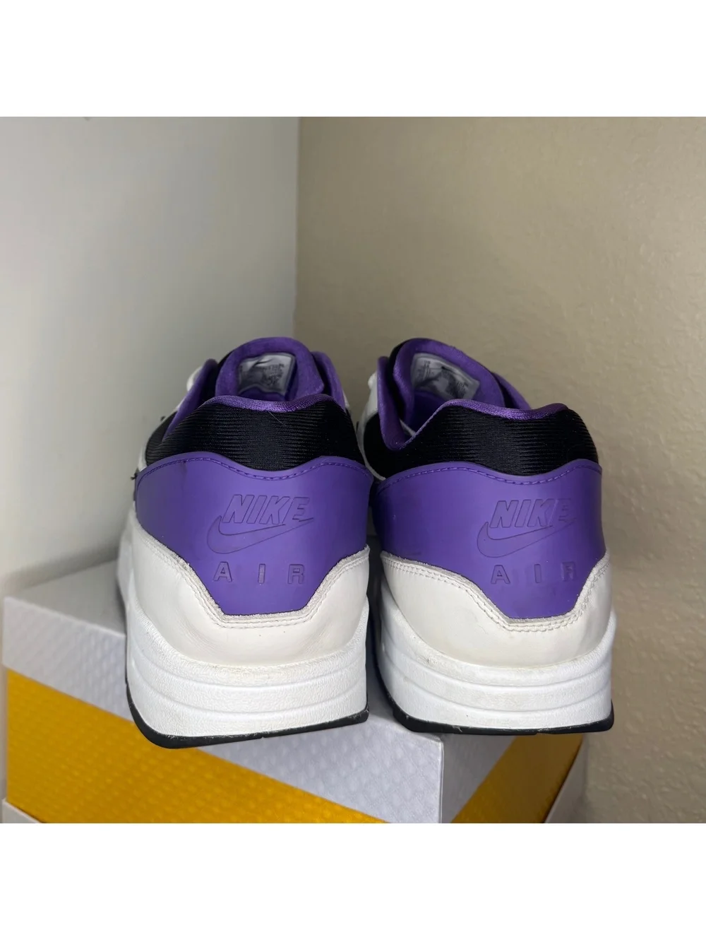 Nike Men’s White Black Purple Air Max Low-Top Sneakers